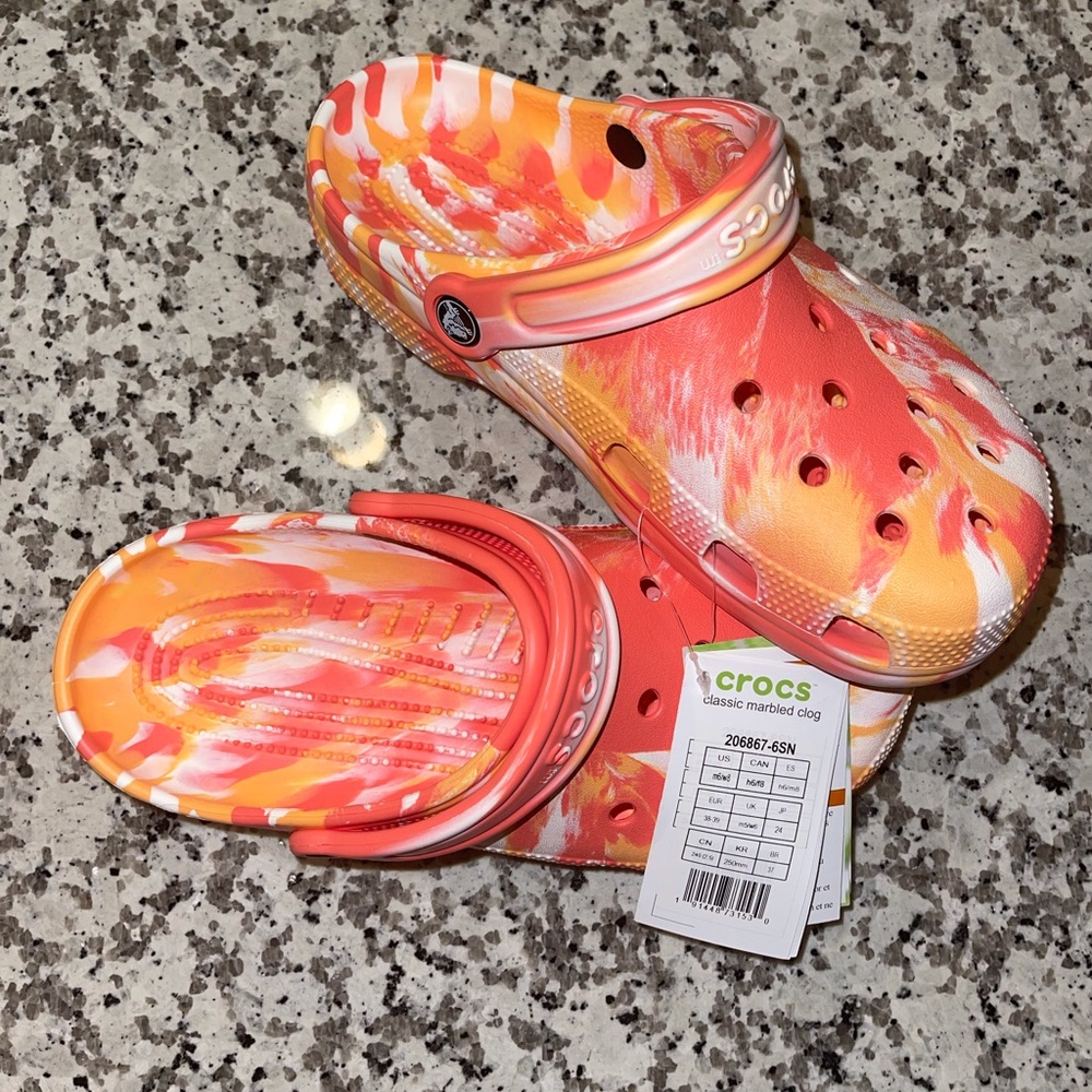 Women’s or Unisex Crocs 🐊